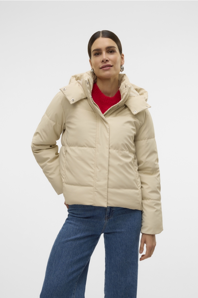 Vero Moda beige dames jas | Model vooraanzicht