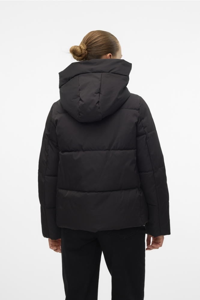 Vero Moda zwarte dames jas | Model achteraanzicht