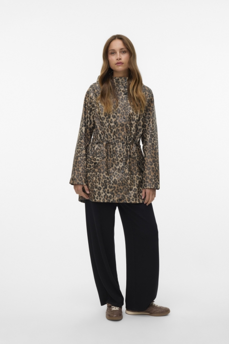 Vero Moda beige dames jas | Model vooraanzicht