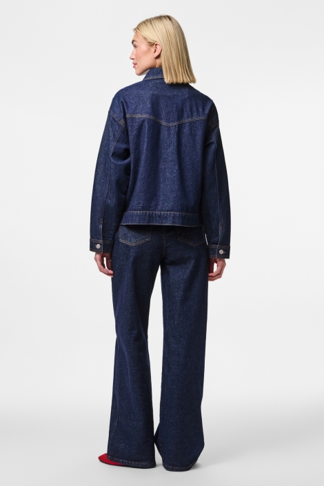 Pieces blauwe dames jas | Model achteraanzicht