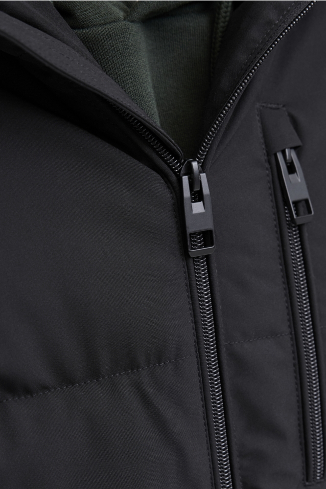 Jack & Jones zwarte heren jas | Close up