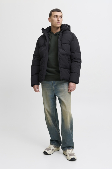 Jack & Jones zwarte heren jas | Model vooraanzicht