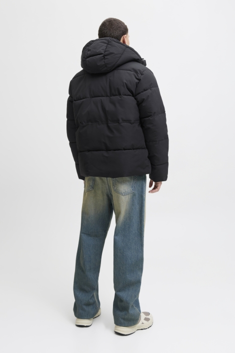 Jack & Jones zwarte heren jas | Model achteraanzicht