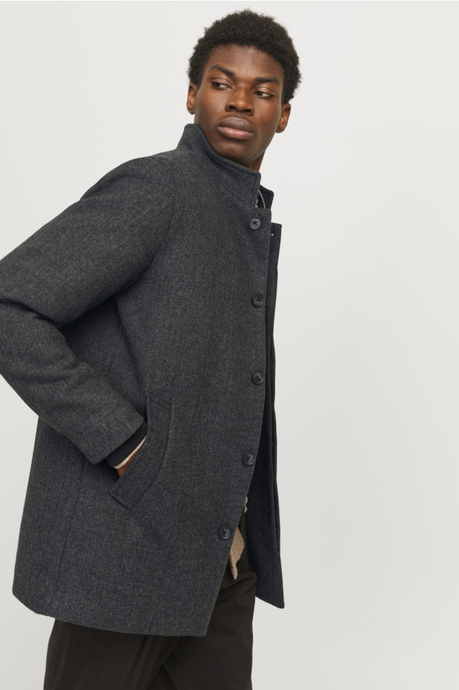 Jack & Jones grijze heren jas | Model zijaanzicht