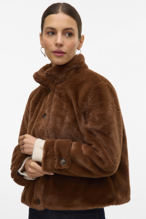Vero Moda bruine dames jas | Model zijaanzicht