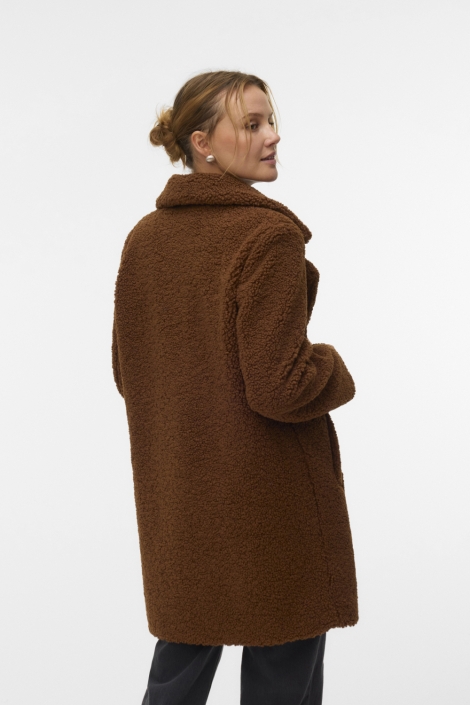 Vero Moda bruine dames jas | Model achteraanzicht