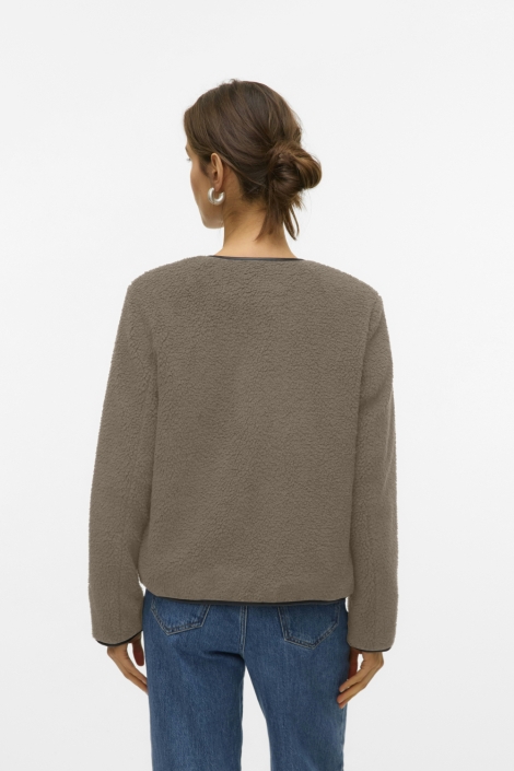 Vero Moda bruine dames jas | Model achteraanzicht