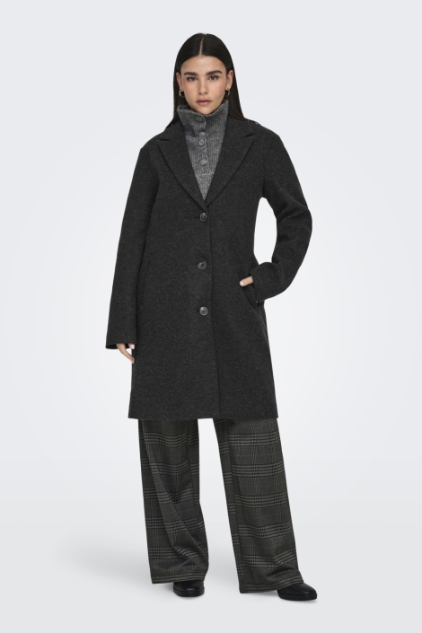 Jacqueline de Yong zwarte dames jas | Model vooraanzicht