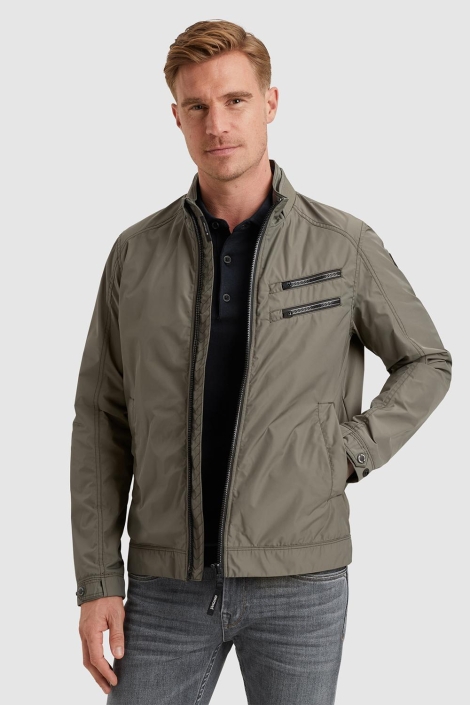 Vanguard groene heren jas | Model vooraanzicht