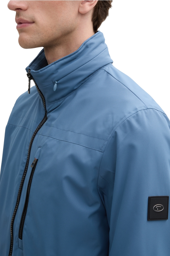 Tom Tailor blauwe heren jas | Model zijaanzicht