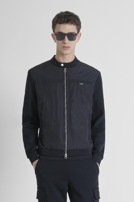 Antony Morato zwarte heren vest | Model vooraanzicht