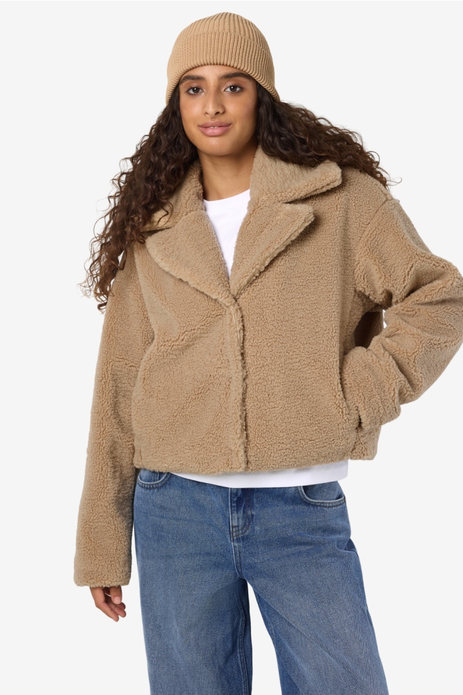 Noisy may beige dames jas | Model vooraanzicht