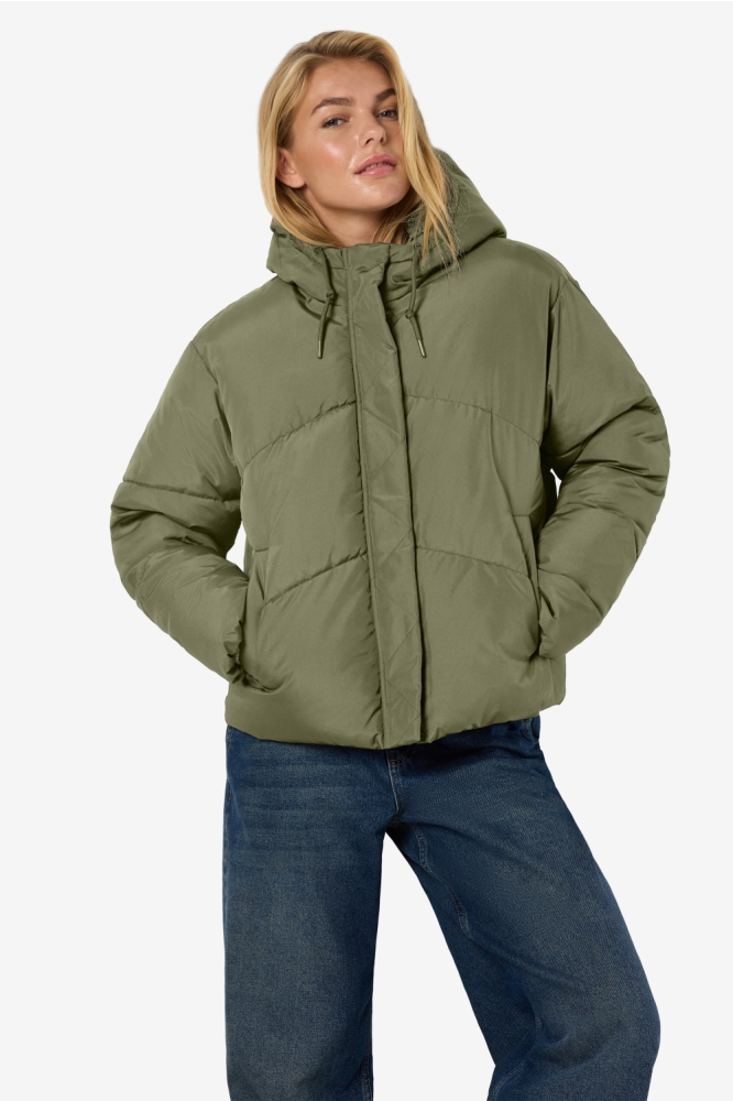 Noisy may groene dames jas | Model vooraanzicht