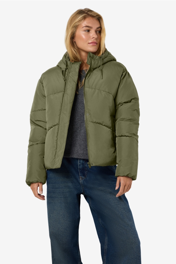 Noisy may groene dames jas | Model vooraanzicht