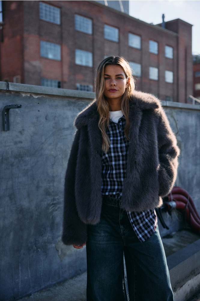 Noisy may grijze dames jas | Sfeerbeeld, In situatie