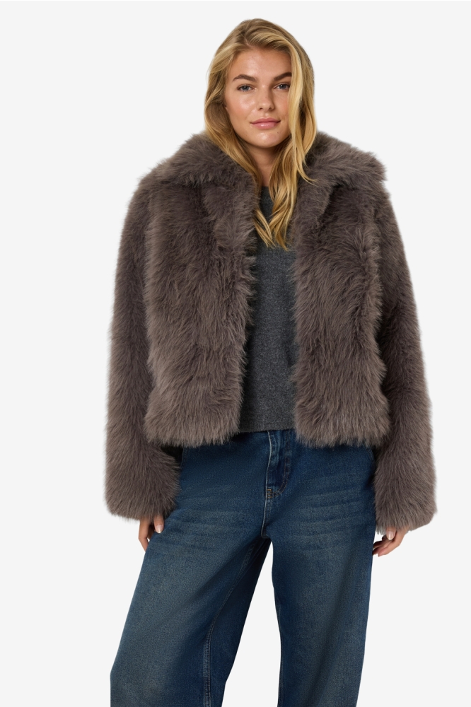 Noisy may grijze dames jas | Model vooraanzicht