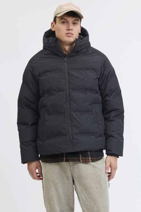 Jack & Jones zwarte heren jas | Model vooraanzicht