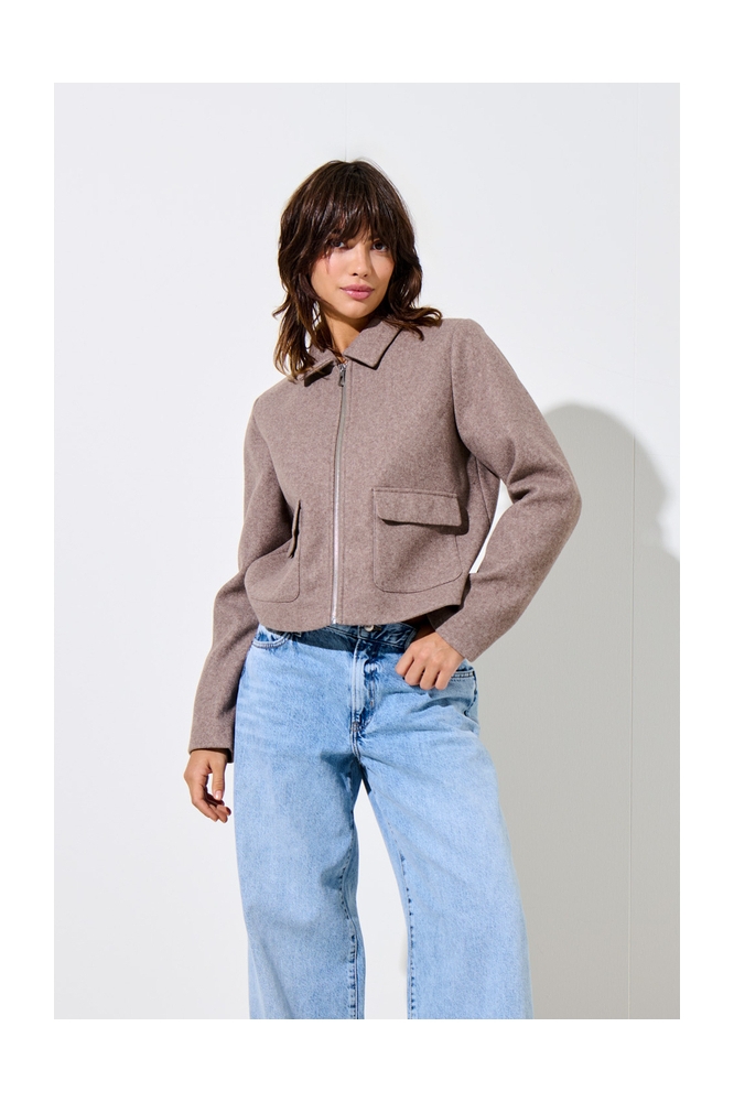 Only taupe dames jas | Model vooraanzicht