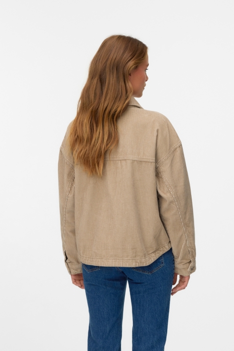 Vero Moda beige dames jas | Model achteraanzicht
