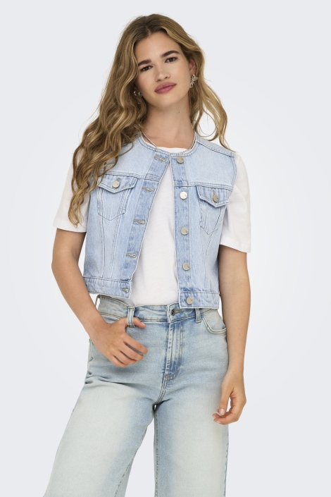 Only blauwe dames gilet | Model vooraanzicht