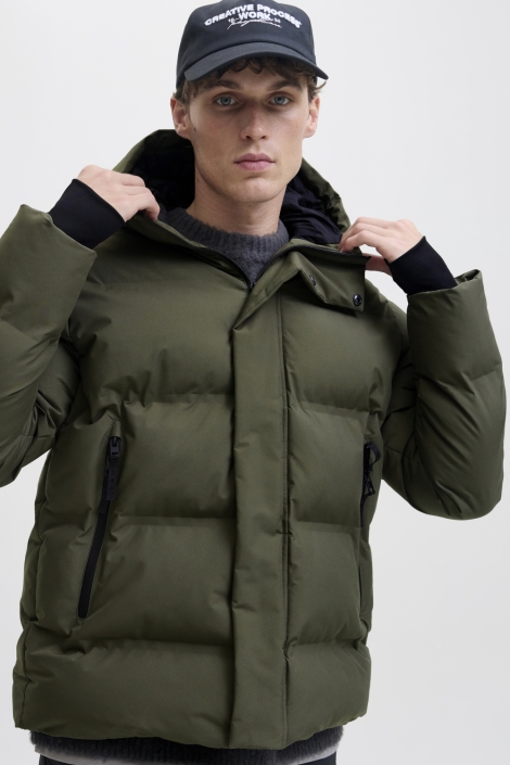 Jack & Jones groene heren jas | Model vooraanzicht