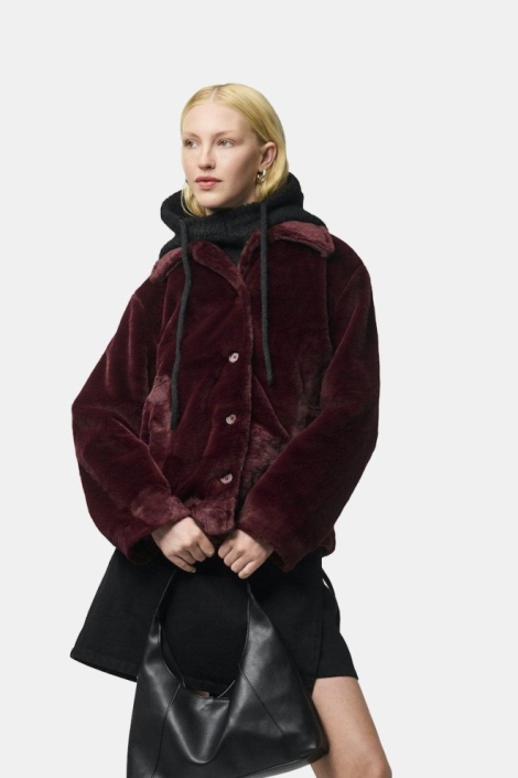 Pieces bordeaux dames jas | Model vooraanzicht