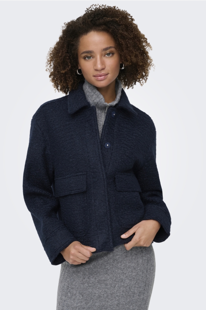 Only blauwe dames jas | Model vooraanzicht
