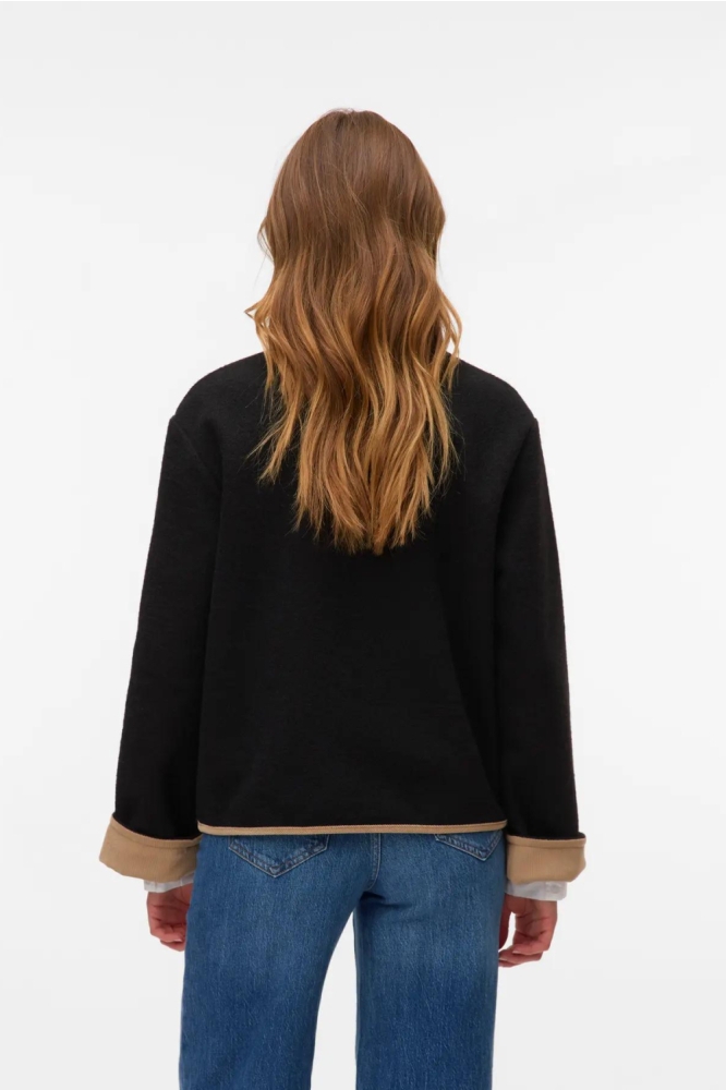 Vero Moda zwarte dames jas | Model achteraanzicht