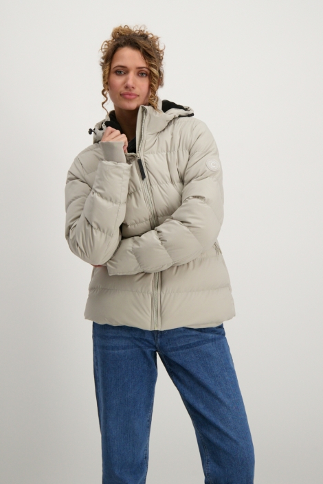 Cars beige dames jas | Model vooraanzicht