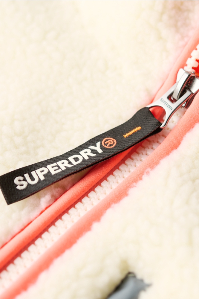 Superdry ecru dames trui | Close up