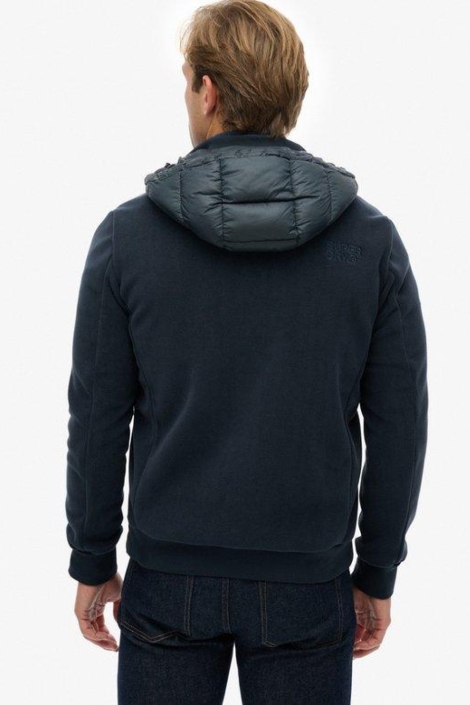 Superdry blauwe heren jas | Model achteraanzicht