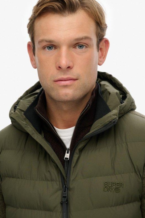 Superdry groene heren jas | Close up