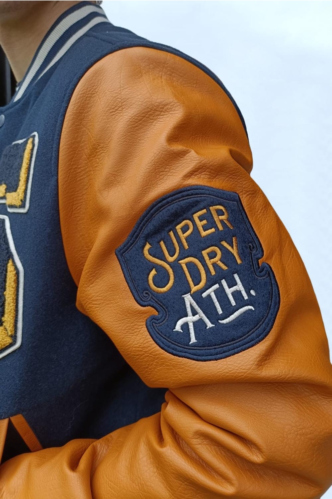 Superdry blauwe heren jas | Close up