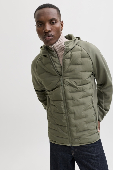 Jack & Jones groene heren jas | Model vooraanzicht
