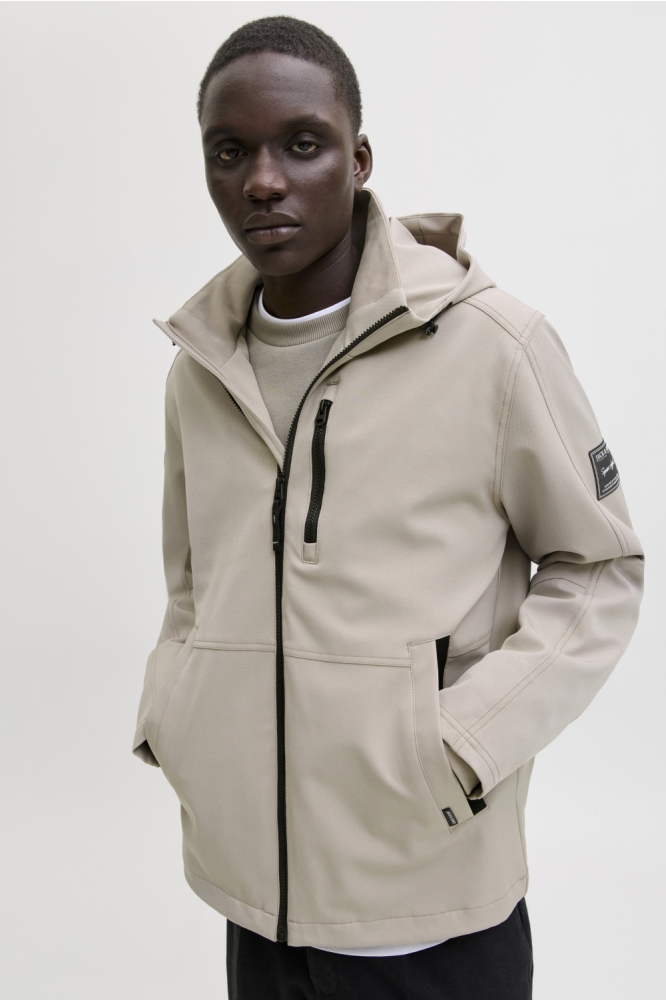 Jack & Jones beige heren jas | Model vooraanzicht
