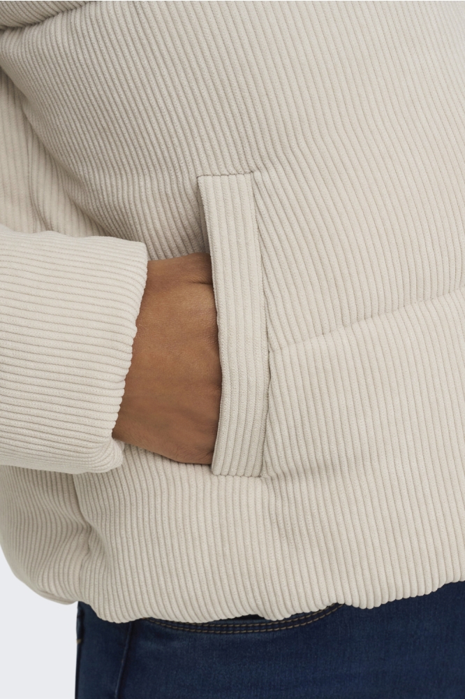 Only beige dames jas | Close up