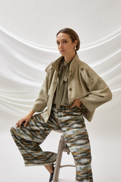 Peppercorn groene dames jas | Model