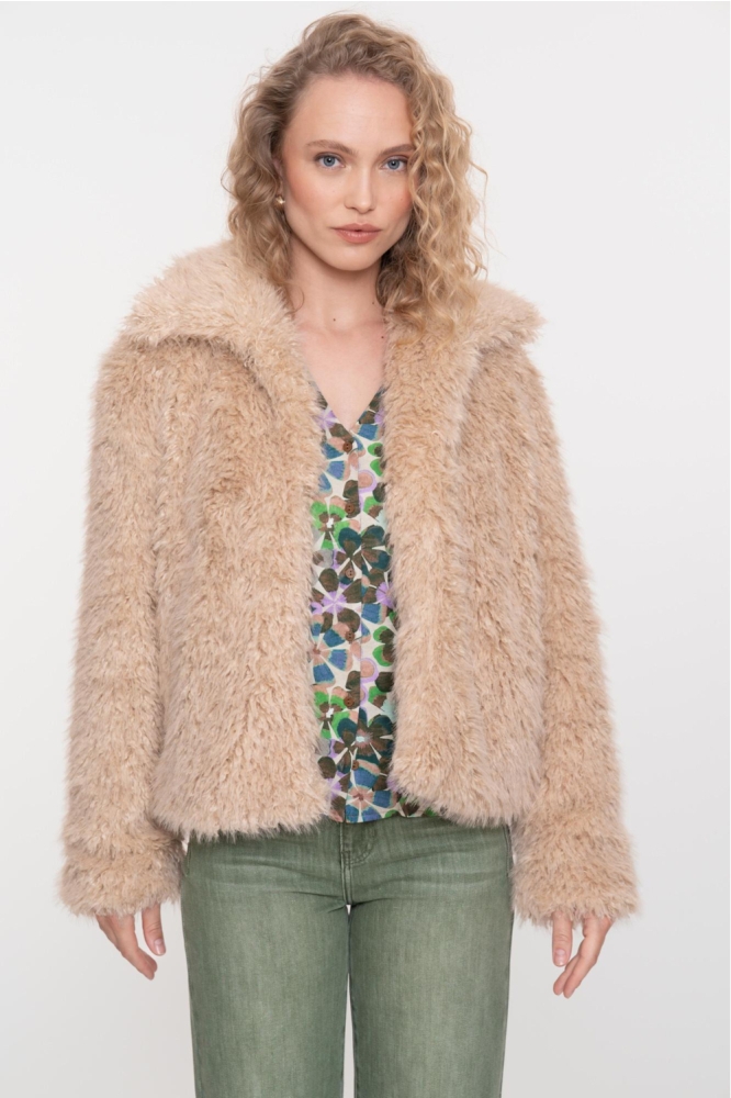 Geisha beige dames jas | Model vooraanzicht