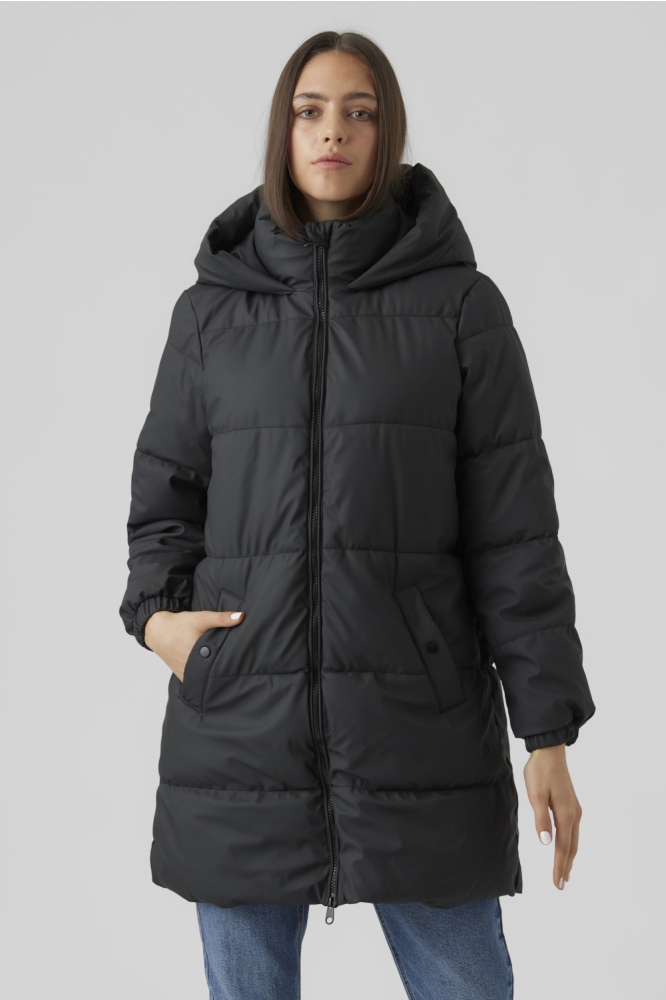 Vero Moda zwarte dames jas | Model vooraanzicht