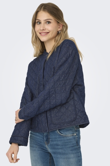 Only ONLHALLIE QUILTED DNM JACKET AKM NO 15355316 DARK BLUE DENIM