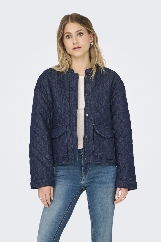 Only blauwe dames jas | Model vooraanzicht