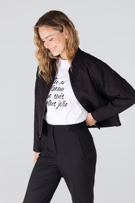 Juffrouw Jansen zwarte dames jas | Model zijaanzicht