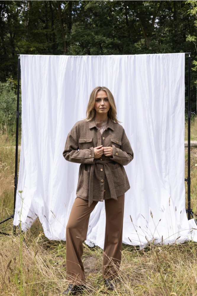 Kimara bruine dames jas | Model