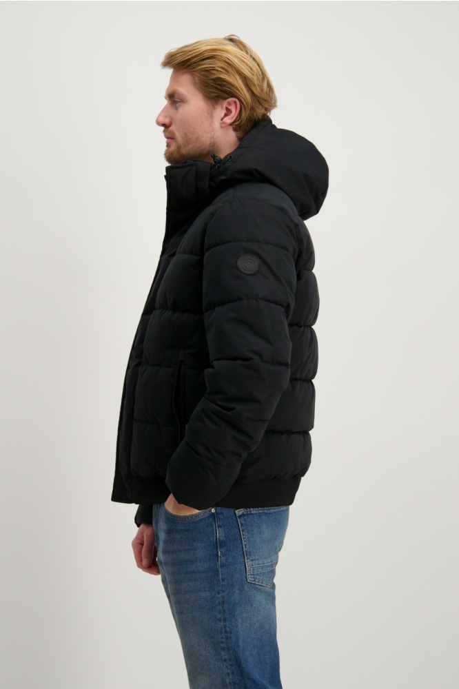 Cars zwarte heren jas | Model zijaanzicht