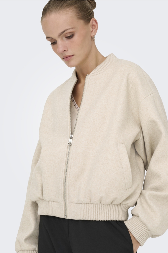Only beige dames jas | Close up