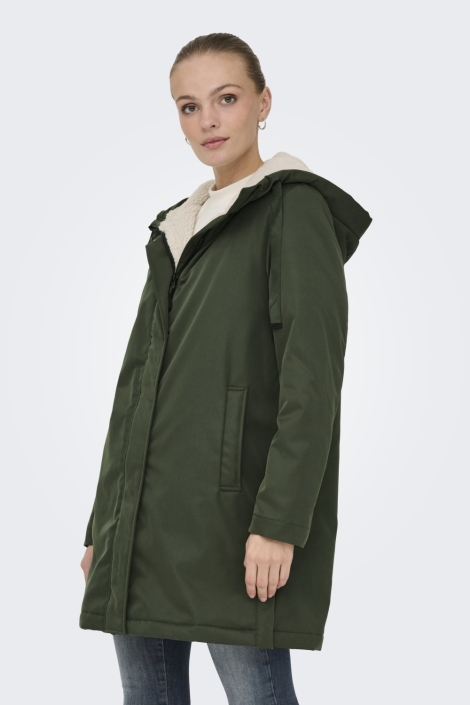 Only groene dames jas | Model vooraanzicht