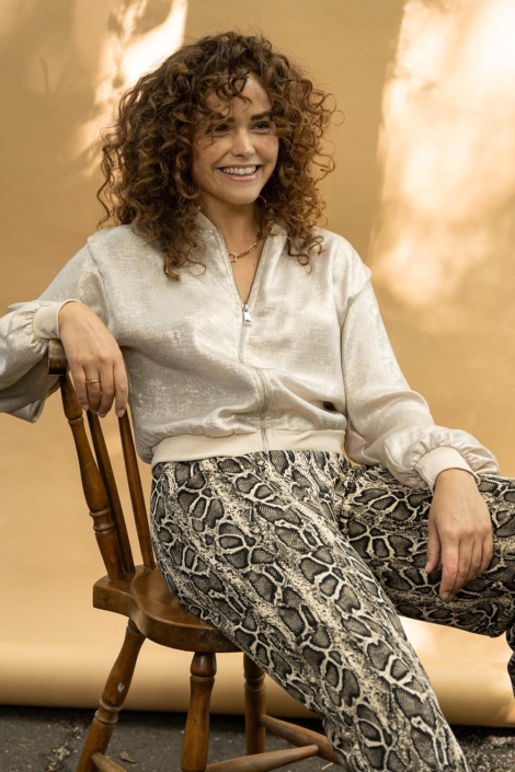 FOS Amsterdam beige dames vest | Sfeerbeeld, In situatie