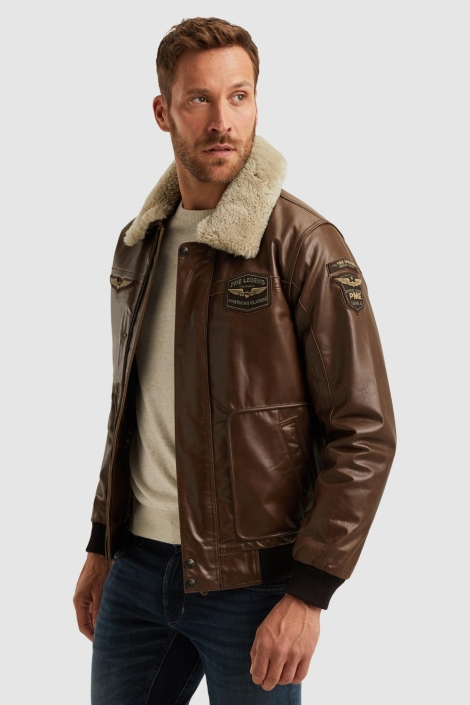 PME legend bruine heren leren jas | Model zijaanzicht