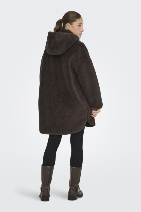 Only bruine dames jas | Model achteraanzicht
