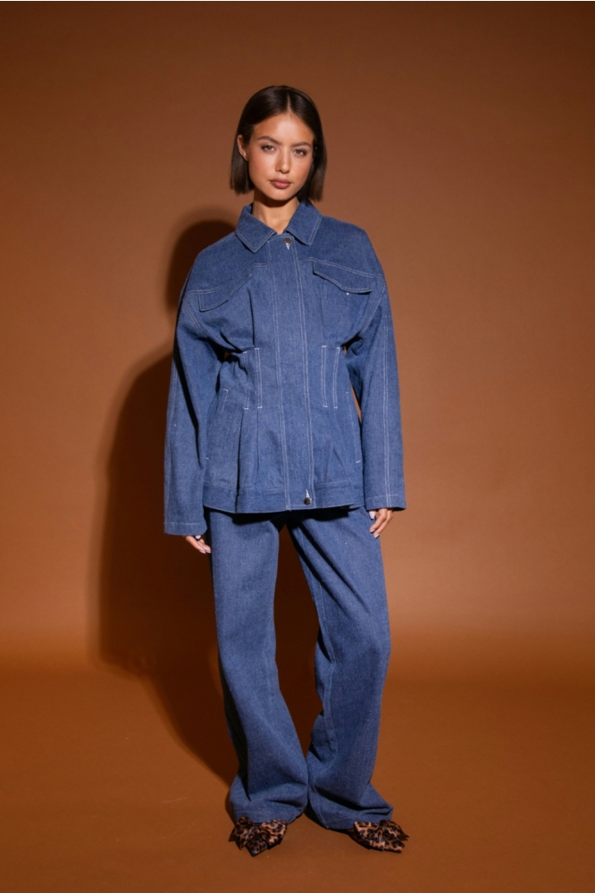 Studio Amaya blauwe dames jas | Model